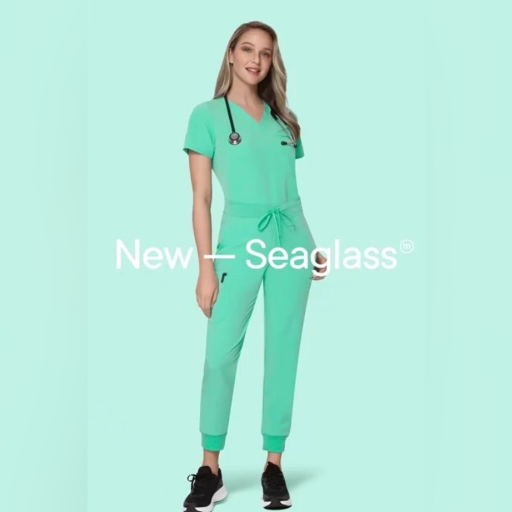Medium petite mandala jogger scrub set